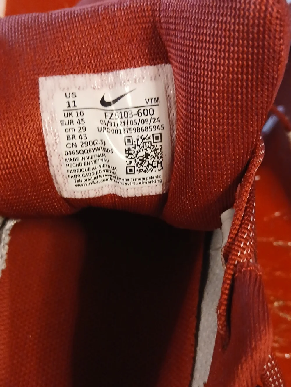 Mens Size 11 Nike Alabama Running Shoes - Picture 6 of 7